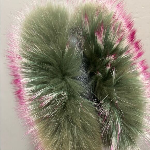 Stunning 2 Tone Premium Finn Raccoon Fur Handbag/Crossbody & Fur Pompom Charm - Picture 15 of 16